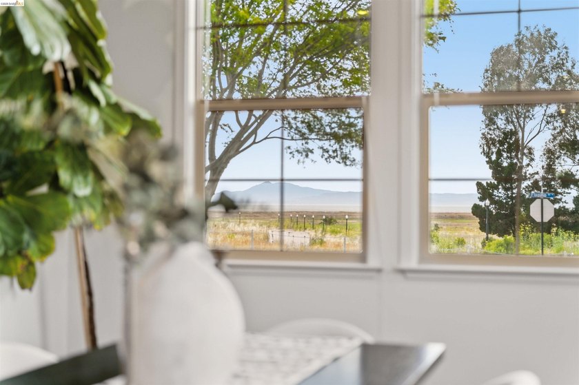1502 Flagship Drive sits on a generous corner lot in Mare - photo 25