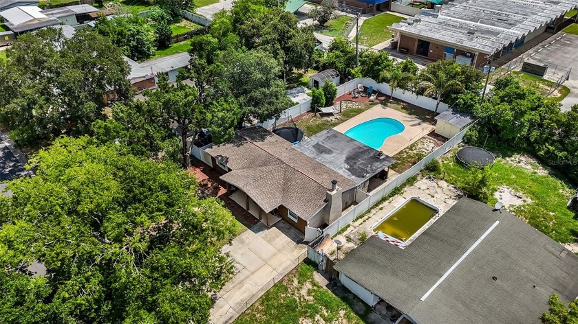 Welcome to 1509 Primrose Lane! Beautifully updated pool home - photo 3