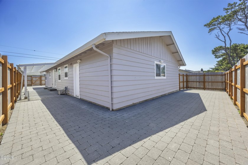 A well-maintained 2-bedroom, 1-bathroom single-level home in - photo 34