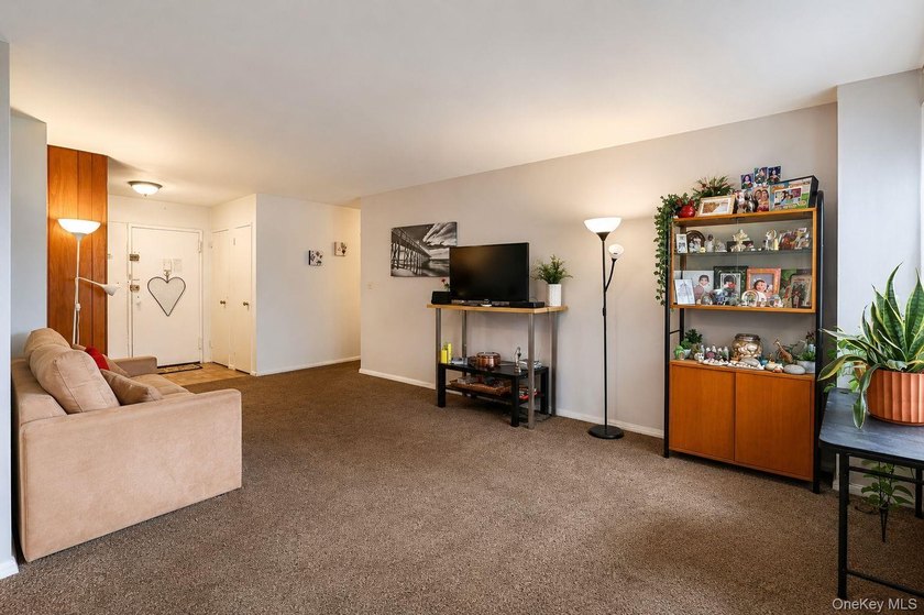 A rare chance to own in the heart of Flushing is here! This two - photo 4