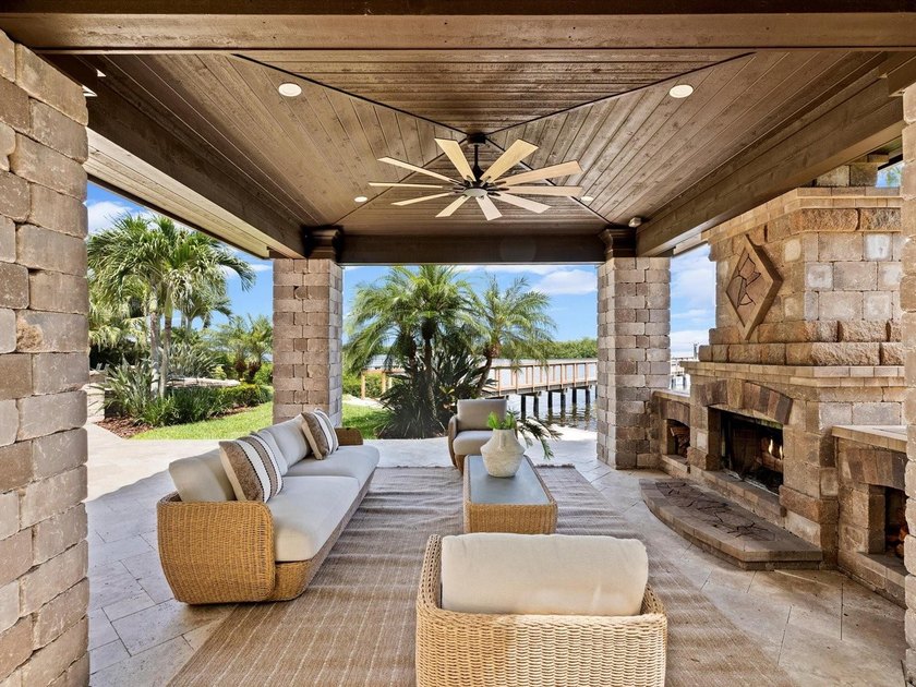 Welcome to an extraordinary waterfront estate in the prestigious - photo 48