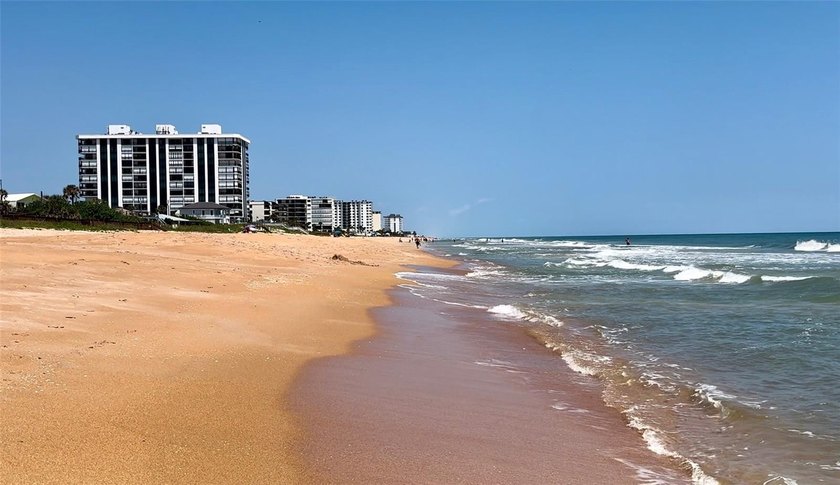 ON THE SAND at the luxurious Gemini condominium in the heart of - photo 3