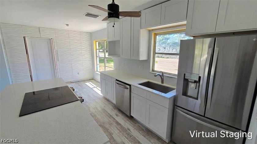 Welcome to the spectacular community of Marco Island. Just - photo 12