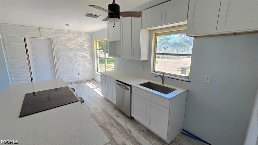 Welcome to the spectacular community of Marco Island. Just - photo 13