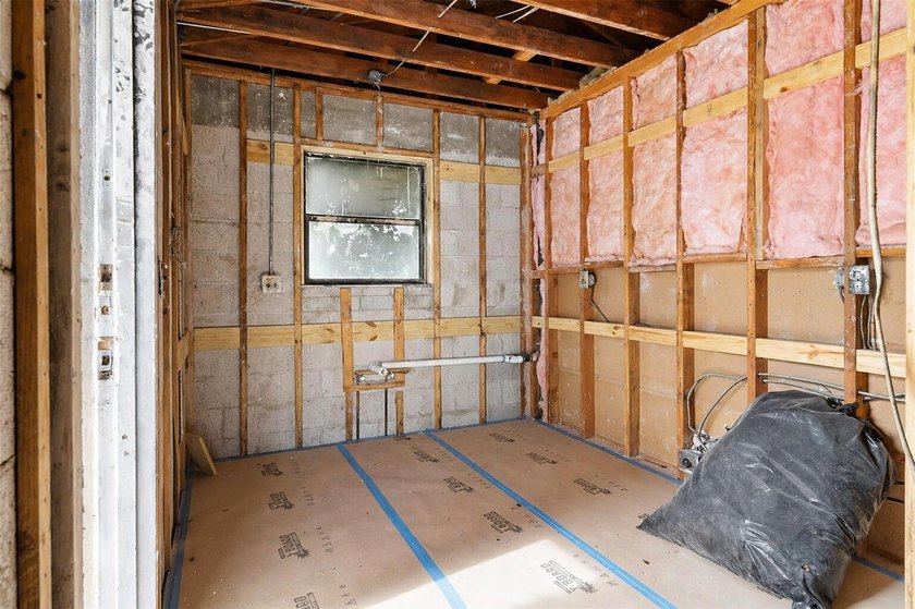 Unapproved Short Sale. Unlock the potential at 131 W 35th St! - photo 7