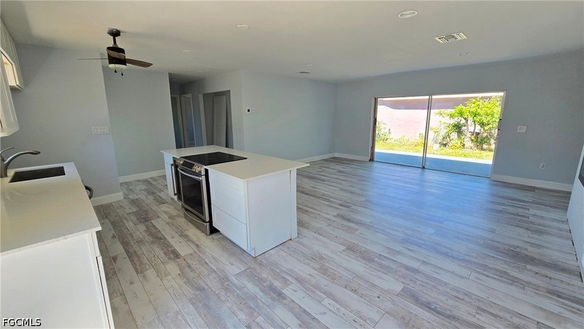 Welcome to the spectacular community of Marco Island. Just - photo 33