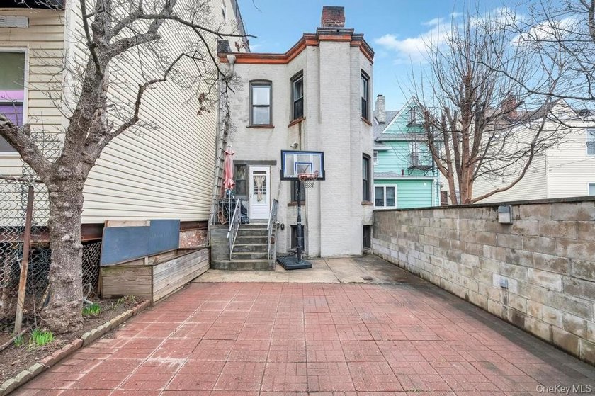 Offer Accepted! Welcome to 634 East 3rd Street, Brooklyn, NY, a - photo 30
