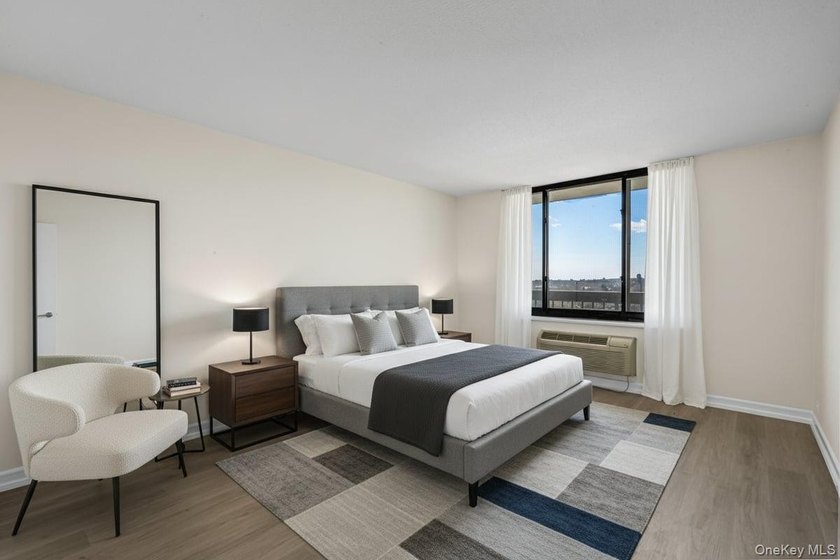 Brand new renovations in this 2 bedroom/ 2 bathroom in the - photo 18
