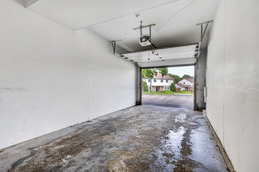 Welcome home to this picture-perfect second-floor townhome - photo 18