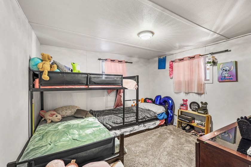*** GORGEOUS RECENTLY REMODELED 3 BEDROOM / 2 BATH *** Open - photo 25