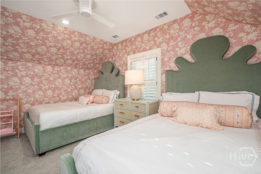Welcome to this exceptional newer construction 4-bedroom, 5 - photo 32