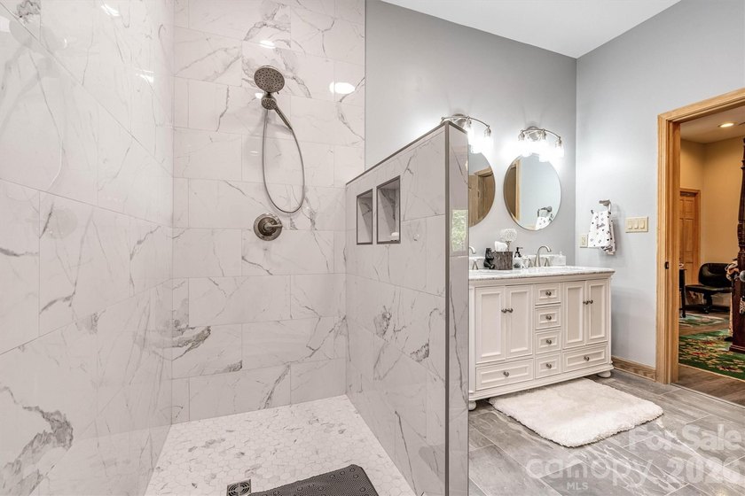 Welcome to this exceptional lakefront home in the desirable Lake - photo 40