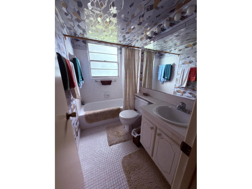 Enjoy relaxed, low-maintenance living in this charming 2nd floor - photo 6