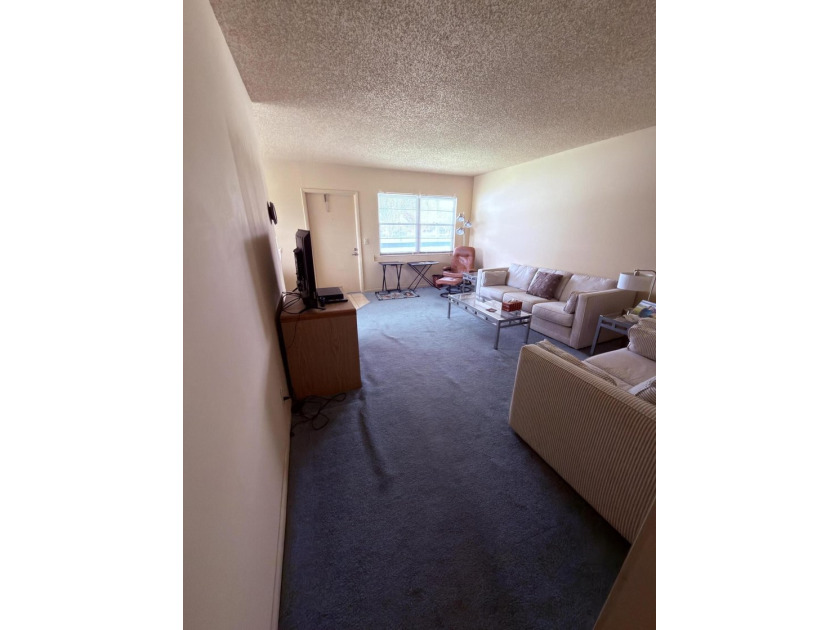 Enjoy relaxed, low-maintenance living in this charming 2nd floor - photo 10