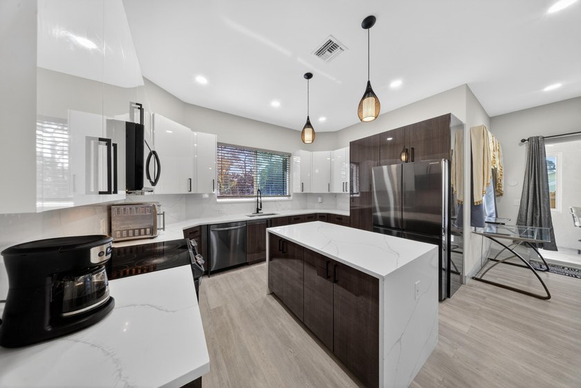 Welcome to this gorgeous 2024-built home in a no HOA - photo 9