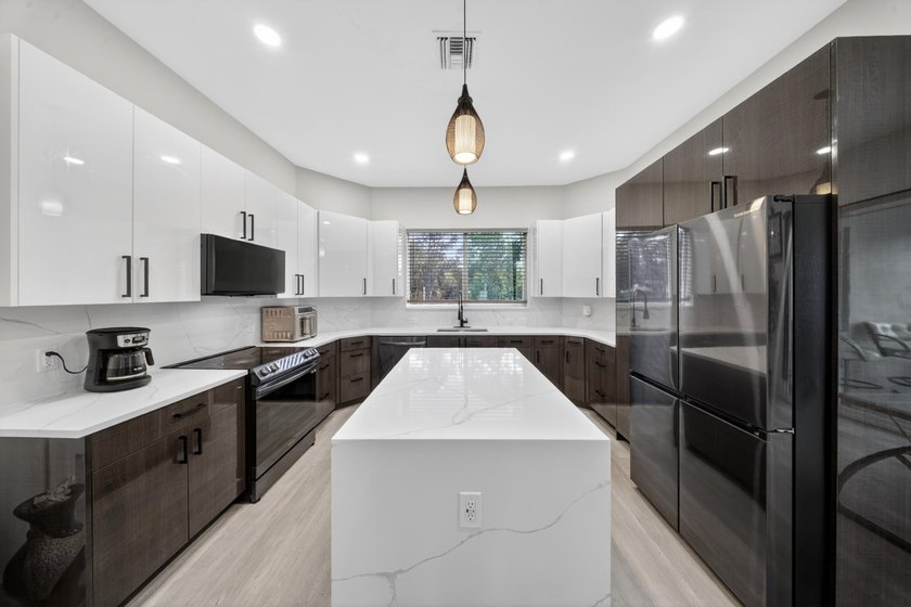 Welcome to this gorgeous 2024-built home in a no HOA - photo 10