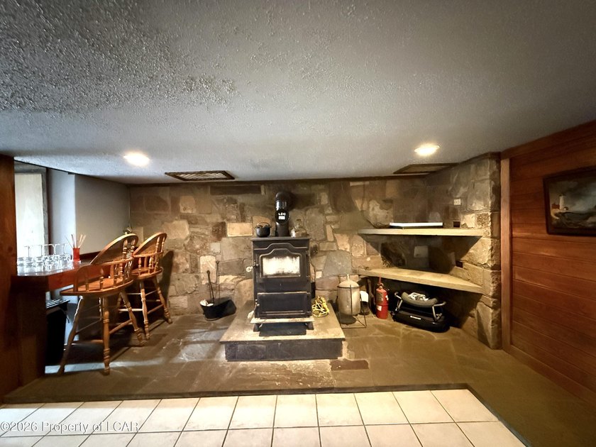 Awesome meticulously maintained 3 BR, 2 Bath Beech Mtn saltbox - photo 25