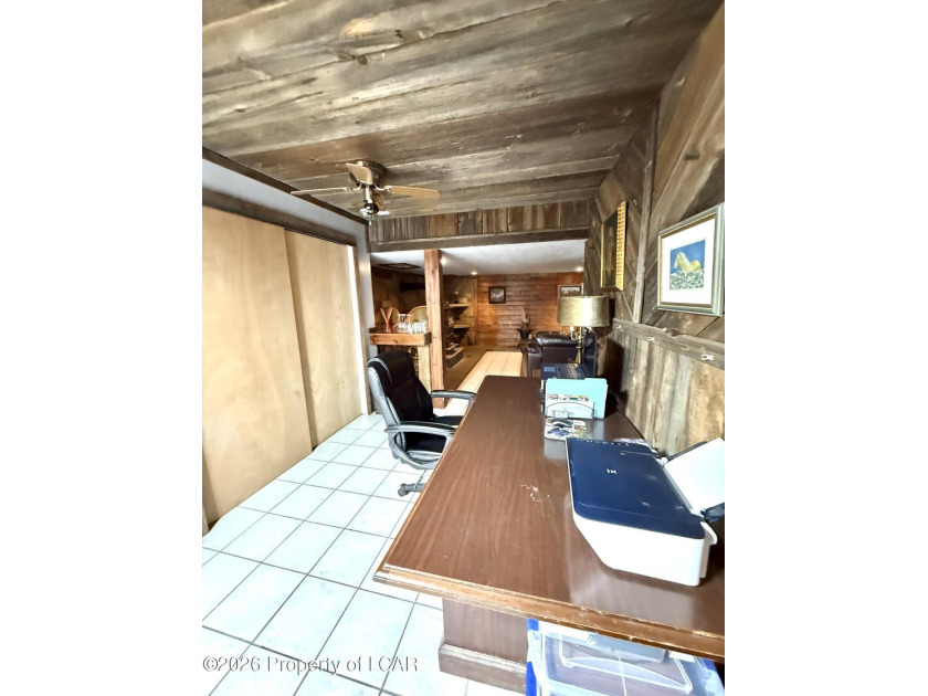 Awesome meticulously maintained 3 BR, 2 Bath Beech Mtn saltbox - photo 30