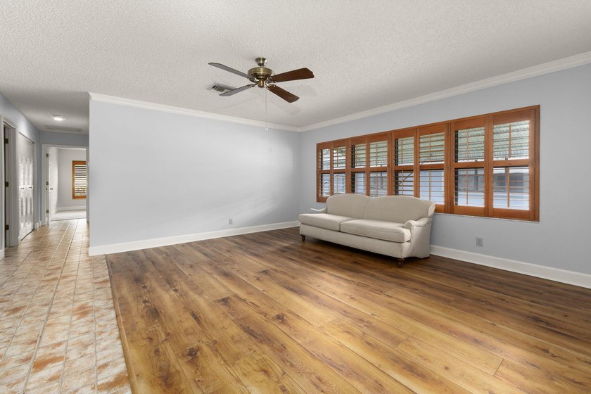 Welcome to easy Florida living in this charming condo located in - photo 6