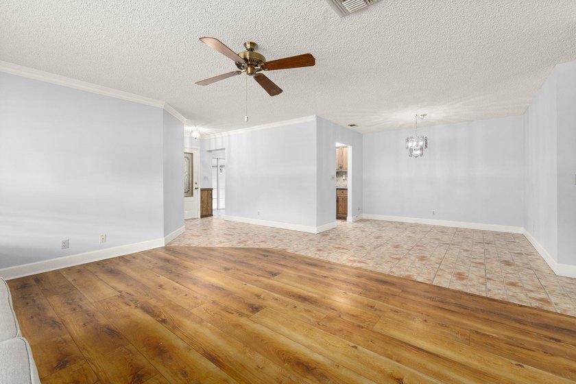Welcome to easy Florida living in this charming condo located in - photo 8