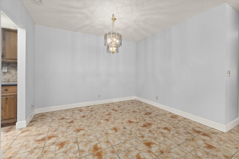 Welcome to easy Florida living in this charming condo located in - photo 9