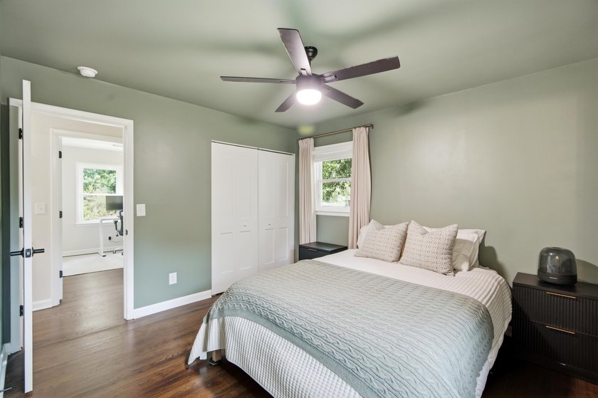 Fully Renovated Wando Woods Gem | Turnkey Living Minutes from - photo 4