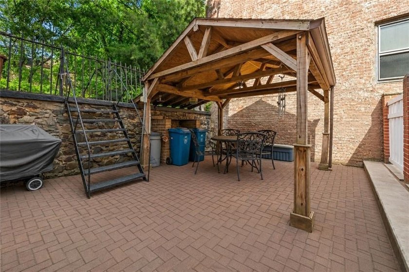 A Rare Corner Brownstone Opportunity in the Heart of Carroll - photo 18