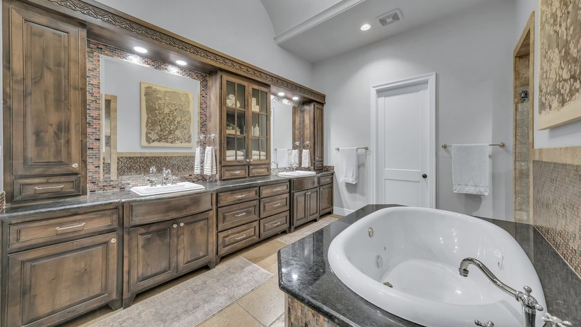 Back on the Market! Buyers Funding Fell Through! Come See it - photo 25