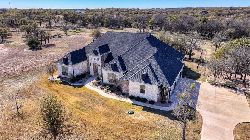 Back on the Market! Buyers Funding Fell Through! Come See it - photo 33