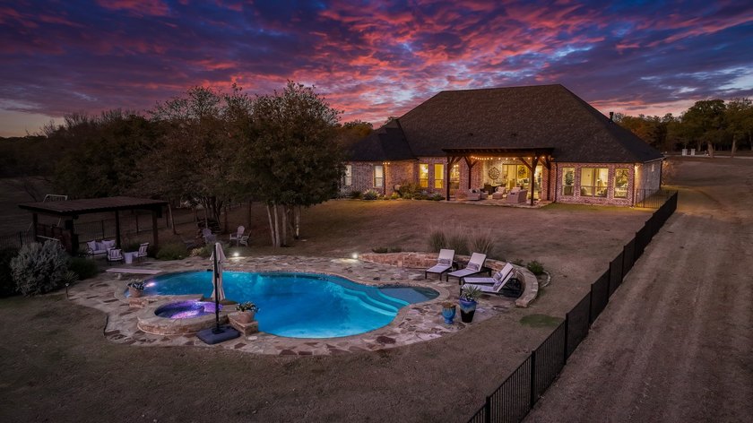 Back on the Market! Buyers Funding Fell Through! Come See it - photo 36