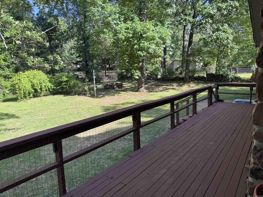 Wonderful 4BR/2BA home in a great neighborhood with a partial - photo 7