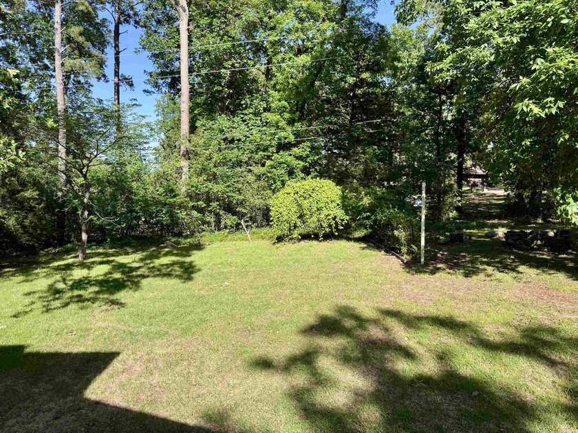 Wonderful 4BR/2BA home in a great neighborhood with a partial - photo 9