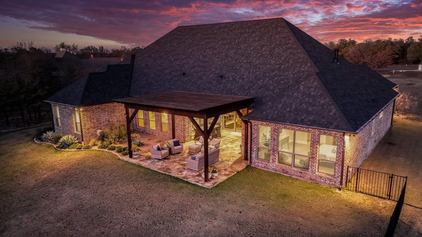 Back on the Market! Buyers Funding Fell Through! Come See it - photo 39