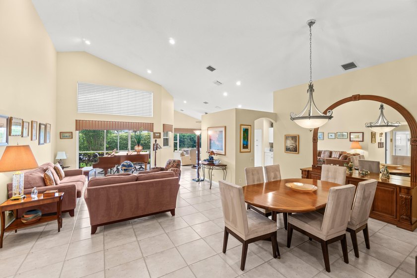 Welcome to easy, elegant living in the highly sought-after 55+ - photo 4