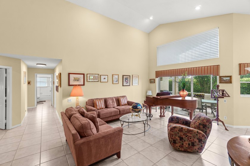 Welcome to easy, elegant living in the highly sought-after 55+ - photo 6