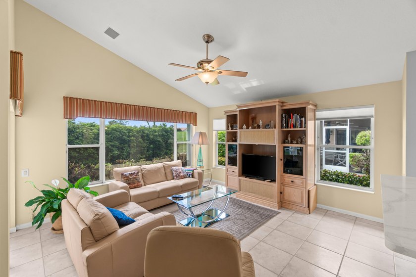 Welcome to easy, elegant living in the highly sought-after 55+ - photo 8