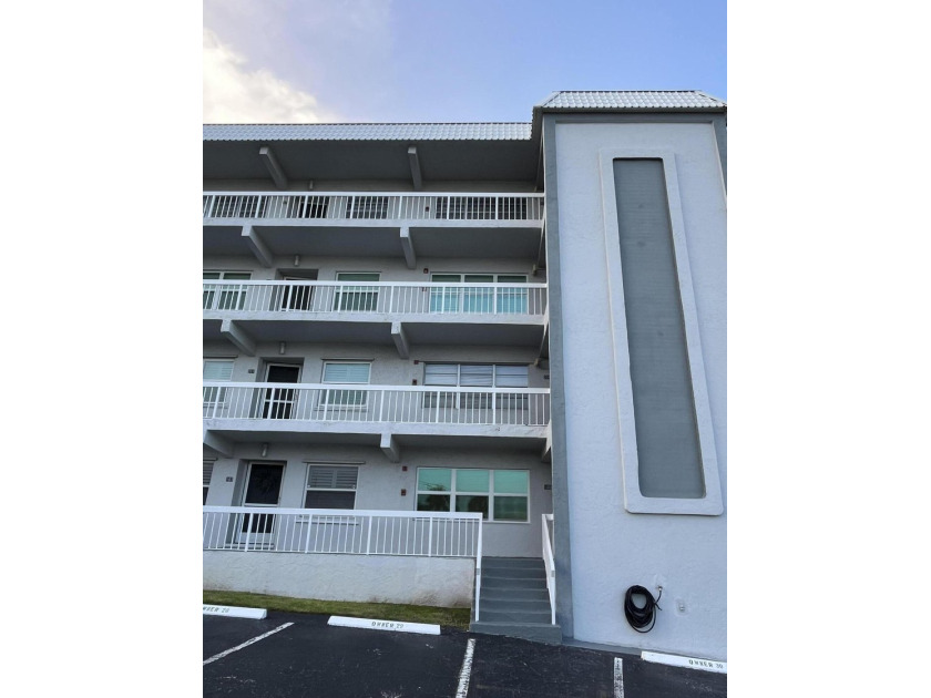 Gorgeous Marina and Coastal Views! 2 Bedroom and 1/2 (1/2 can be - photo 33