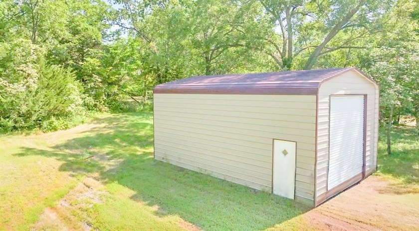 Escape to lake life at Sugar Valley Lakes with this hard-to-find - photo 4