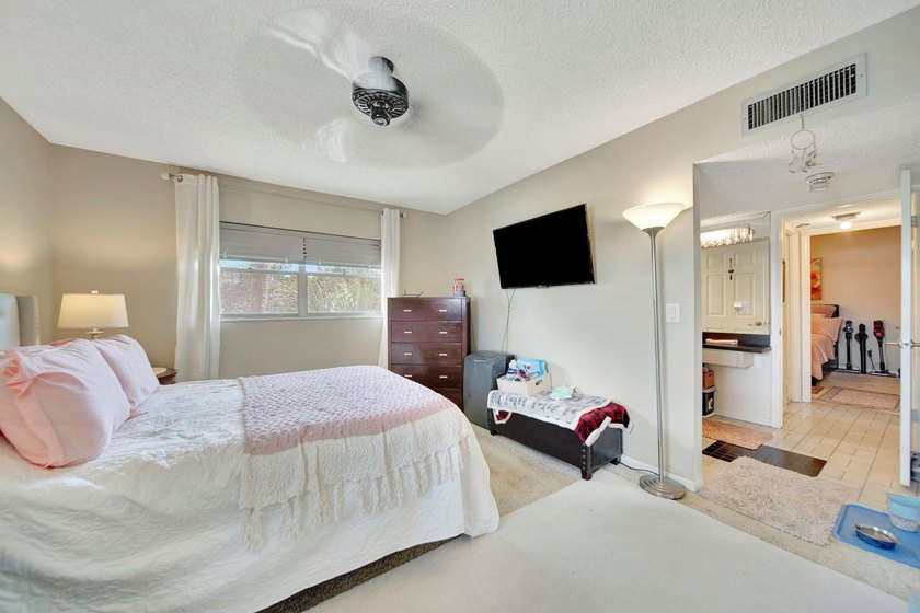 Welcome to the beautiful adult community of Holiday Springs! - photo 23