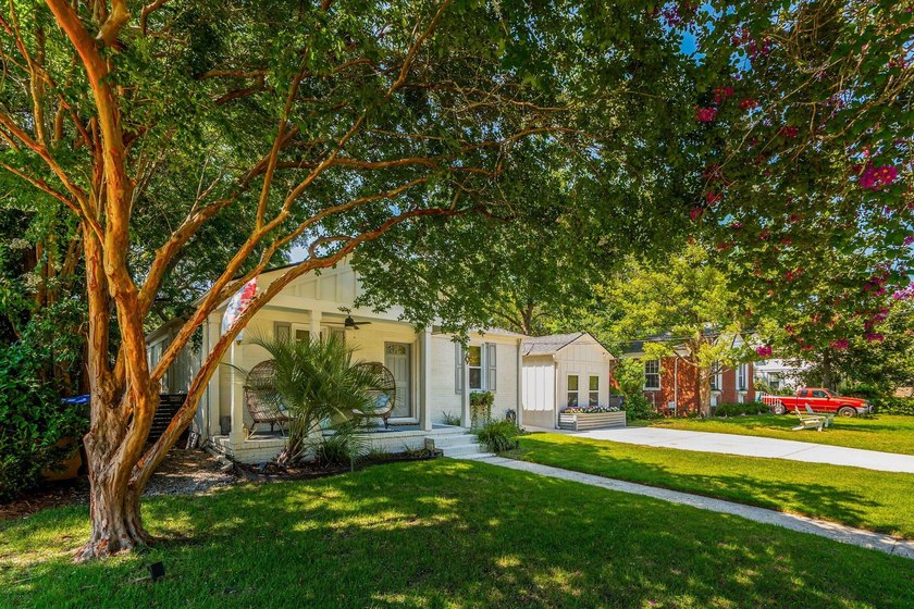 Welcome to 29 Campbell Drive, a truly one-of-a-kind designer - photo 6