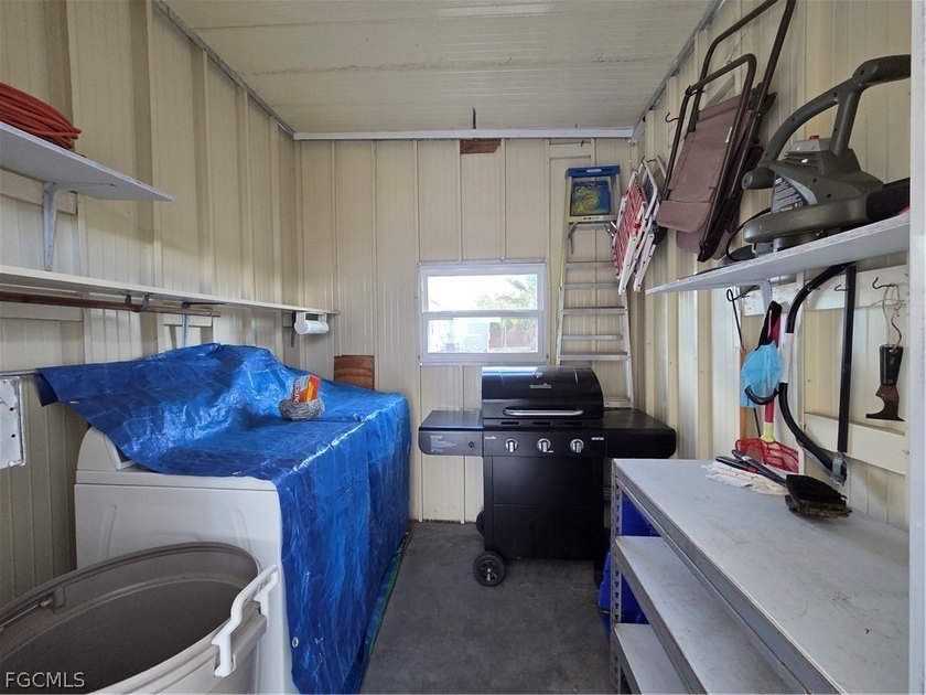 IMMACULATE &amp; SPACIOUS! This fully-furnished double-wide is one - photo 33