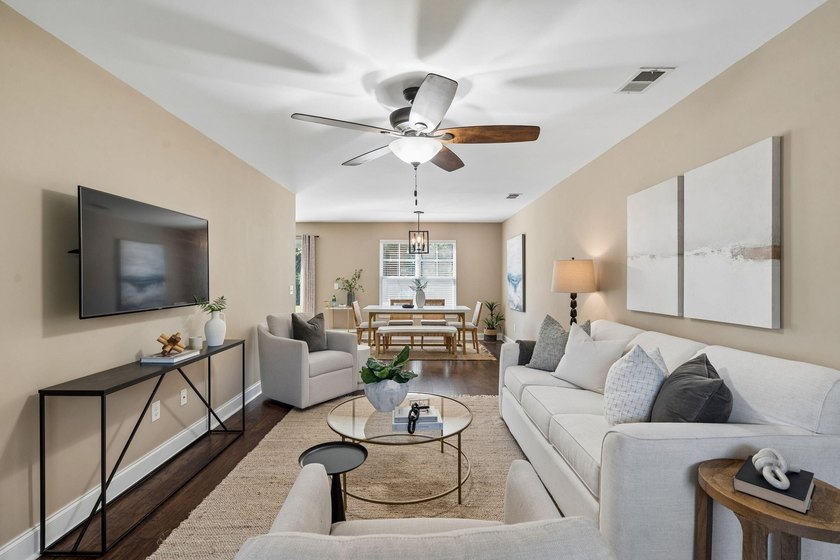 Beautiful 2017 construction on over 1/3 of an acre listed below - photo 5