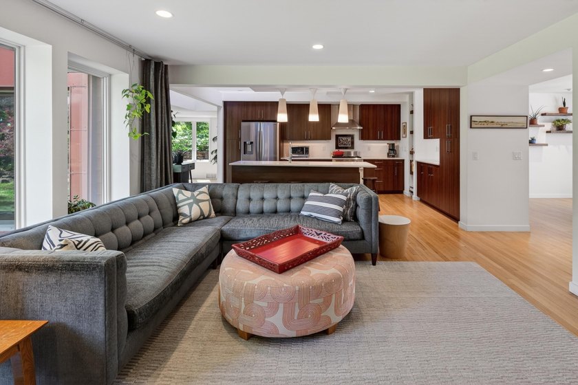 This beautifully updated mid-century modern home offers timeless - photo 15