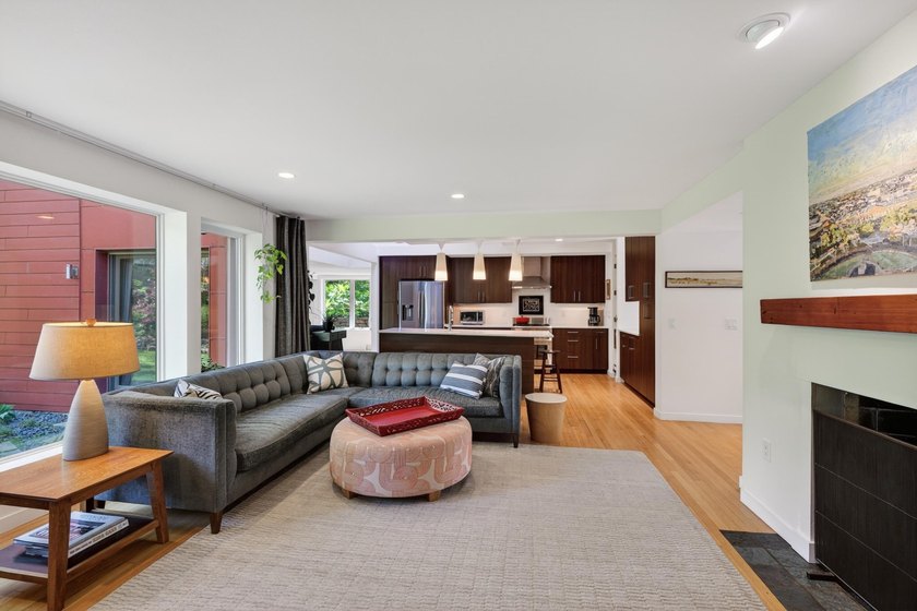 This beautifully updated mid-century modern home offers timeless - photo 16