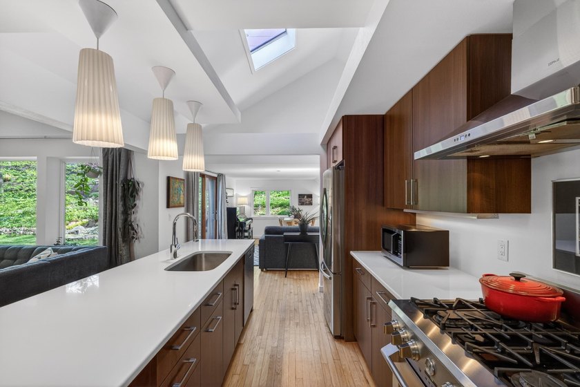 This beautifully updated mid-century modern home offers timeless - photo 25