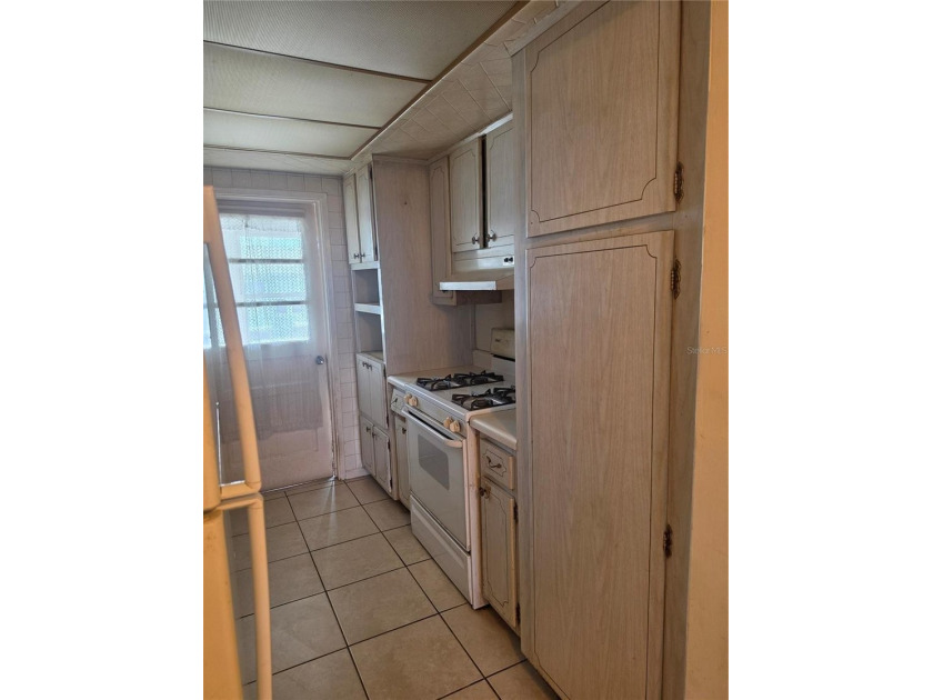 This just in! This spacious 2 Bedroom condo is waiting for its - photo 7