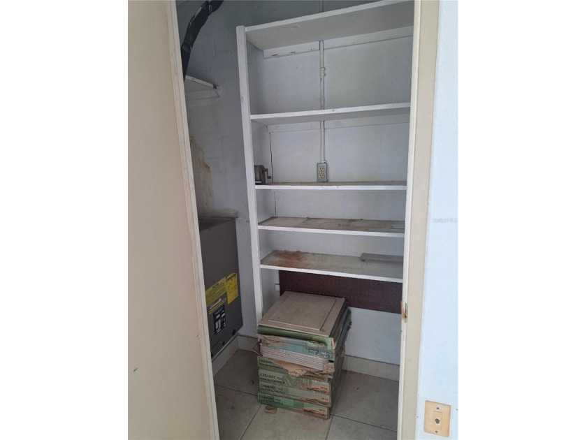 This just in! This spacious 2 Bedroom condo is waiting for its - photo 10