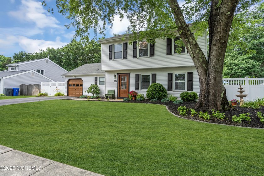 Welcome to 1466 Arapaho Ct. where comfort, privacy, and - photo 7