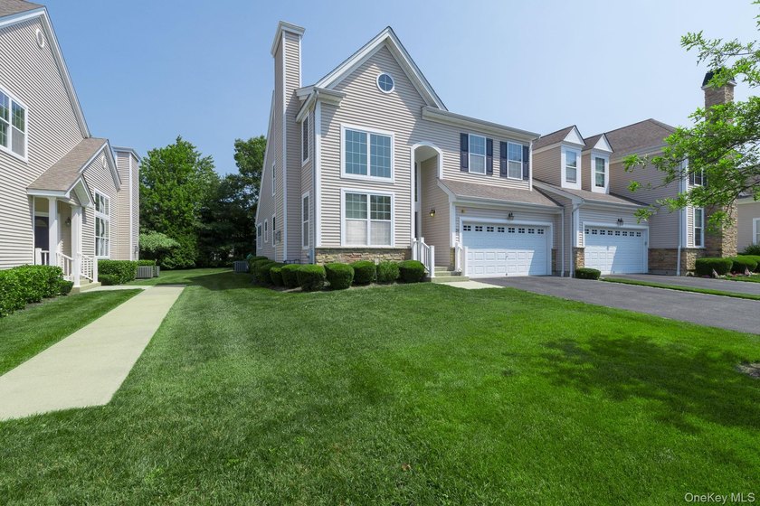 Welcome to 20 Emilie Drive, a beautifully maintained Zinfandel - photo 2