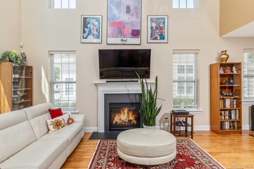 Welcome to 20 Emilie Drive, a beautifully maintained Zinfandel - photo 4